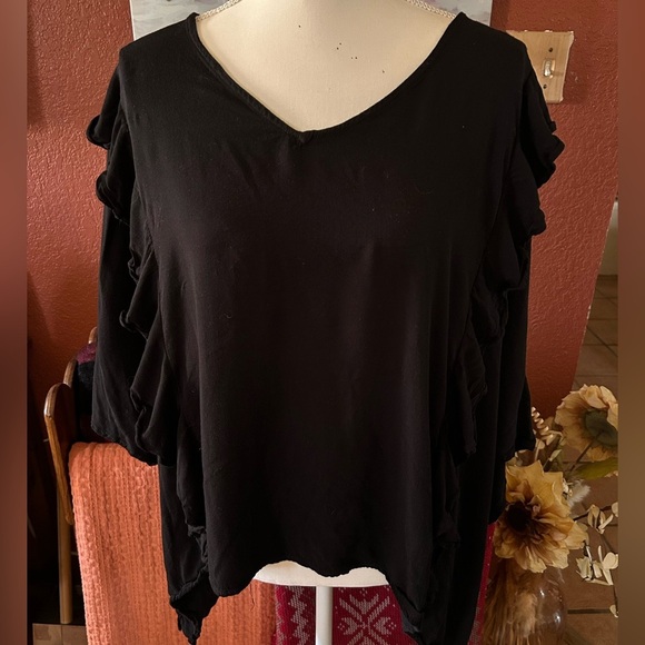 Andrée By Unit Blouse Ruffle Accents Black Size 1X - Picture 1 of 6